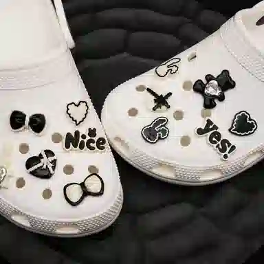 12 crocs