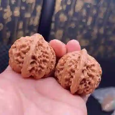 凯真 新中式国潮把玩件四座楼狮子头官帽苹果圆  盘玩手持爆肉密实 文玩核桃 把件 男女同款情侣款 节日礼盒装送人