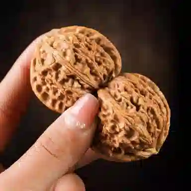 凯真 新中式国潮把玩件四座楼狮子头官帽苹果圆  盘玩手持爆肉密实 文玩核桃 把件 男女同款情侣款 节日礼盒装送人