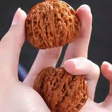 凯真 新中式国潮把玩件四座楼狮子头官帽苹果圆  盘玩手持爆肉密实 文玩核桃 把件 男女同款情侣款 节日礼盒装送人