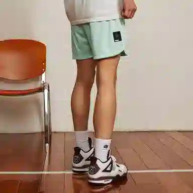 UZIS