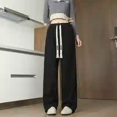 URBAN AUTHENTIC logo