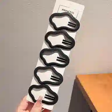 如花梦 镂空云朵侧边刘海夹 皮质 发夹 女款