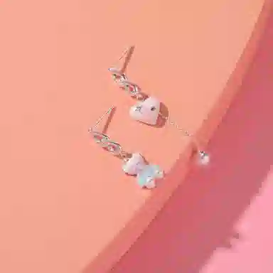 925