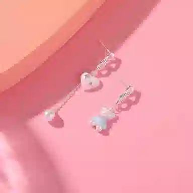 925