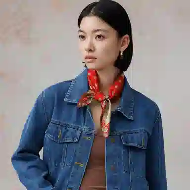 上海故事 故宫联名 风驰万疆轻奢复古风格精致设计真丝中方巾 桑蚕丝 丝巾 女款