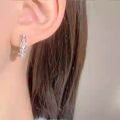 嘉福莱 粉锆蛇骨 甜酷爆闪轻奢精致 优雅小众设计感 合金 耳环 女款