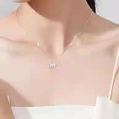 925