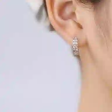S925