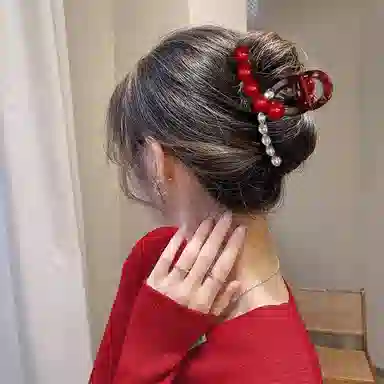 丹琴 本命年红色抓夹红豆珠珠高级感后脑勺盘发卡夹子鲨鱼夹发饰 亚克力 发夹 女款