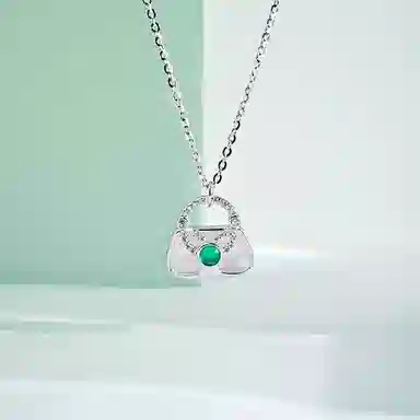 925