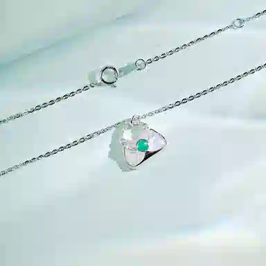 925