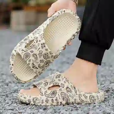 EASTERN CAMEL ins EVA