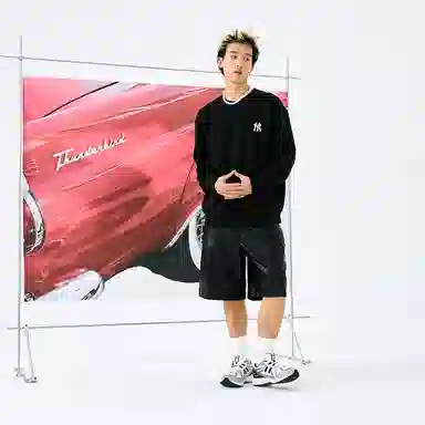 MLB Monogram Crewneck Black