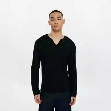 ONE UP V-Neck Waffle Long Sleeve Tee