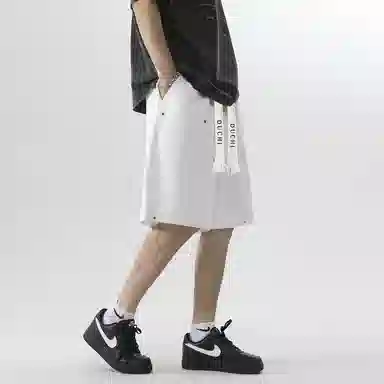 独驰 春季简约亲肤垂感柔顺铆钉设计工装休闲短裤 男女同款