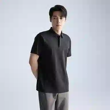 LESS IS MORE LOGOPolo