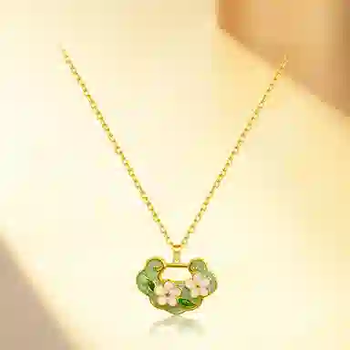 925