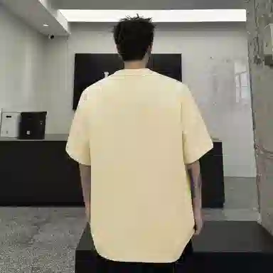 URBAN AUTHENTIC T
