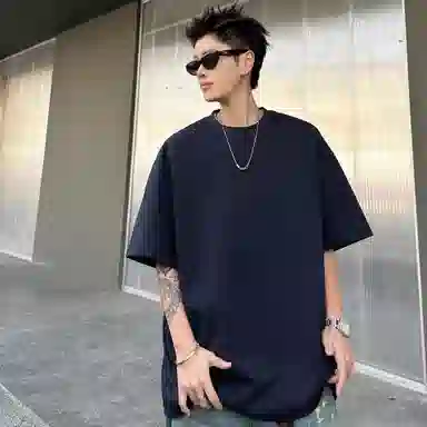 URBAN AUTHENTIC T