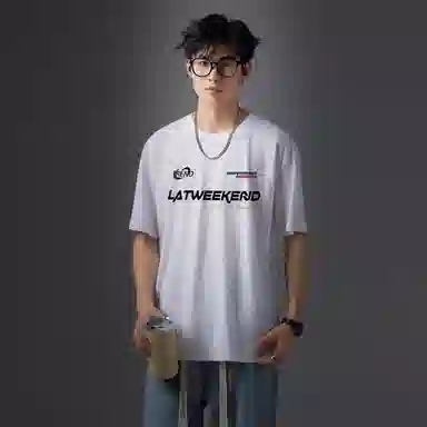 LA'T.WEEKEND LogoT