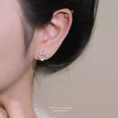 s999