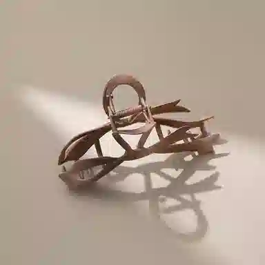 沂茹 时尚森系简约日常通勤百搭气质渐变咖烤漆丝带大号后脑勺盘发发抓文艺甜美减龄几何 合金 发夹 女款