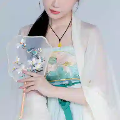 S925