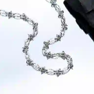 ENFANTIN Thorns Necklace