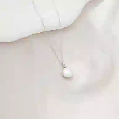 925