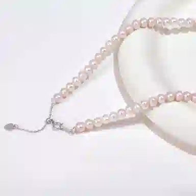 925