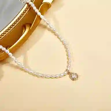 925