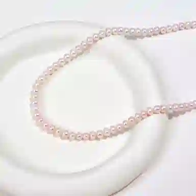 925