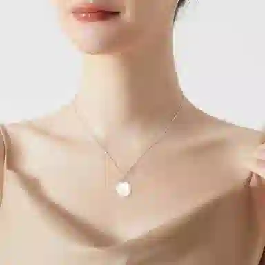 925