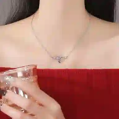 色菲尔 繁花蝶舞锁骨链 精致轻奢时尚百搭森系甜美少女 日常通勤学生 铜 项链 女款