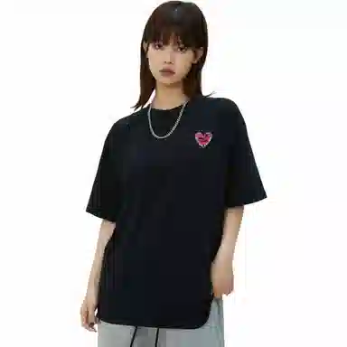 FONDLOOK Graffiti Heart Letter Tee Black