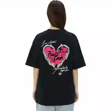 FONDLOOK Graffiti Heart Letter Tee Black