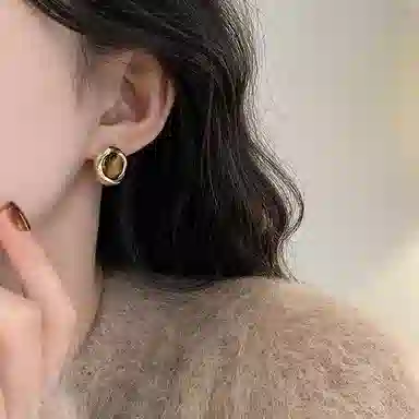 S925