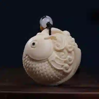 素于 【年年有鱼】国潮新中式八方来财平安喜乐文玩随后居家茶宠高级上岸盘玩#好运再造 象牙果 菩提类手把件 男女同款情侣款