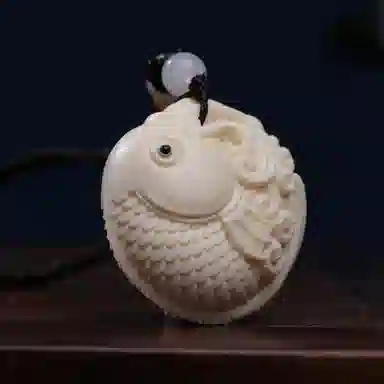 素于 【年年有鱼】国潮新中式八方来财平安喜乐文玩随后居家茶宠高级上岸盘玩#好运再造 象牙果 菩提类手把件 男女同款情侣款