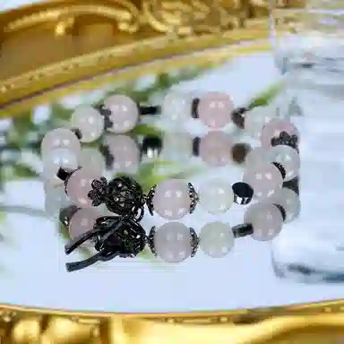 【桃运连连·做个幸福的富婆】 千玺世家 小众设计#好运桃花白月光招财纳福转运#社交#人际关系天然 粉水晶 手串 女款