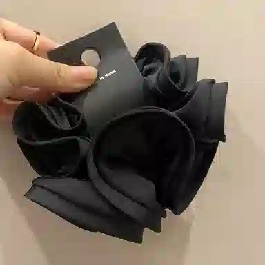 左欧 大肠黑色肥肠头花 高级感木耳边缎面立体 布艺 发圈 女款