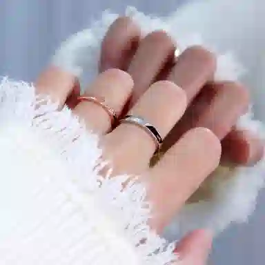 925