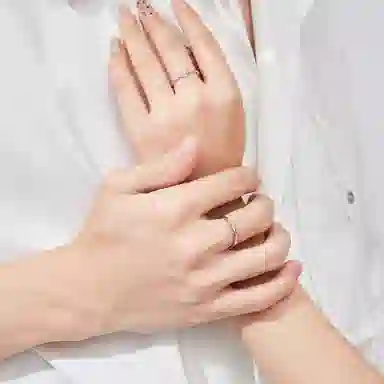 999