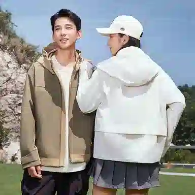 鸭鸭 山系户外露营宽松短款休闲时尚连帽防风纯色长袖夹克外套 男女同款
