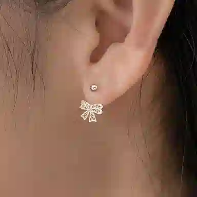 999