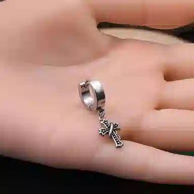 素 潮流嘻哈十字架吊坠耳饰百搭痞帅银色耳坠 钛钢 耳环 女款
