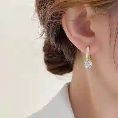 彤彤兔 不对称方形潮流小众 合金 耳环 女款