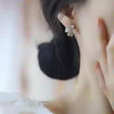 彤彤兔 四叶草高级感 合金 猫眼 水钻 耳钉 女款