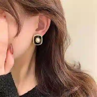 彤彤兔 法式复古方块 合金 耳环 女款